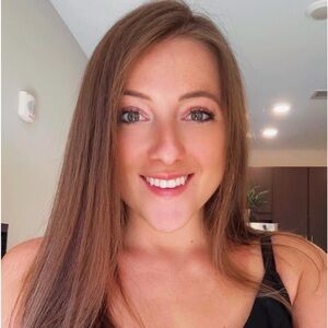 Meet your Posher, Abby